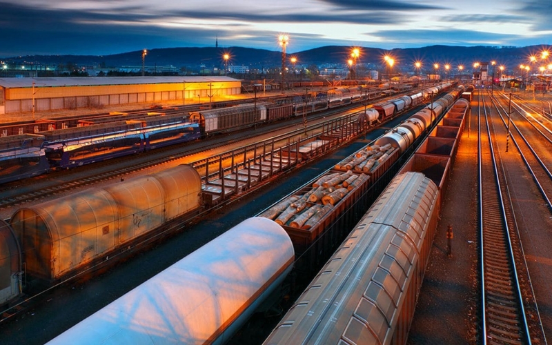 中铁总取消铁路货运立户 中间利益商消亡